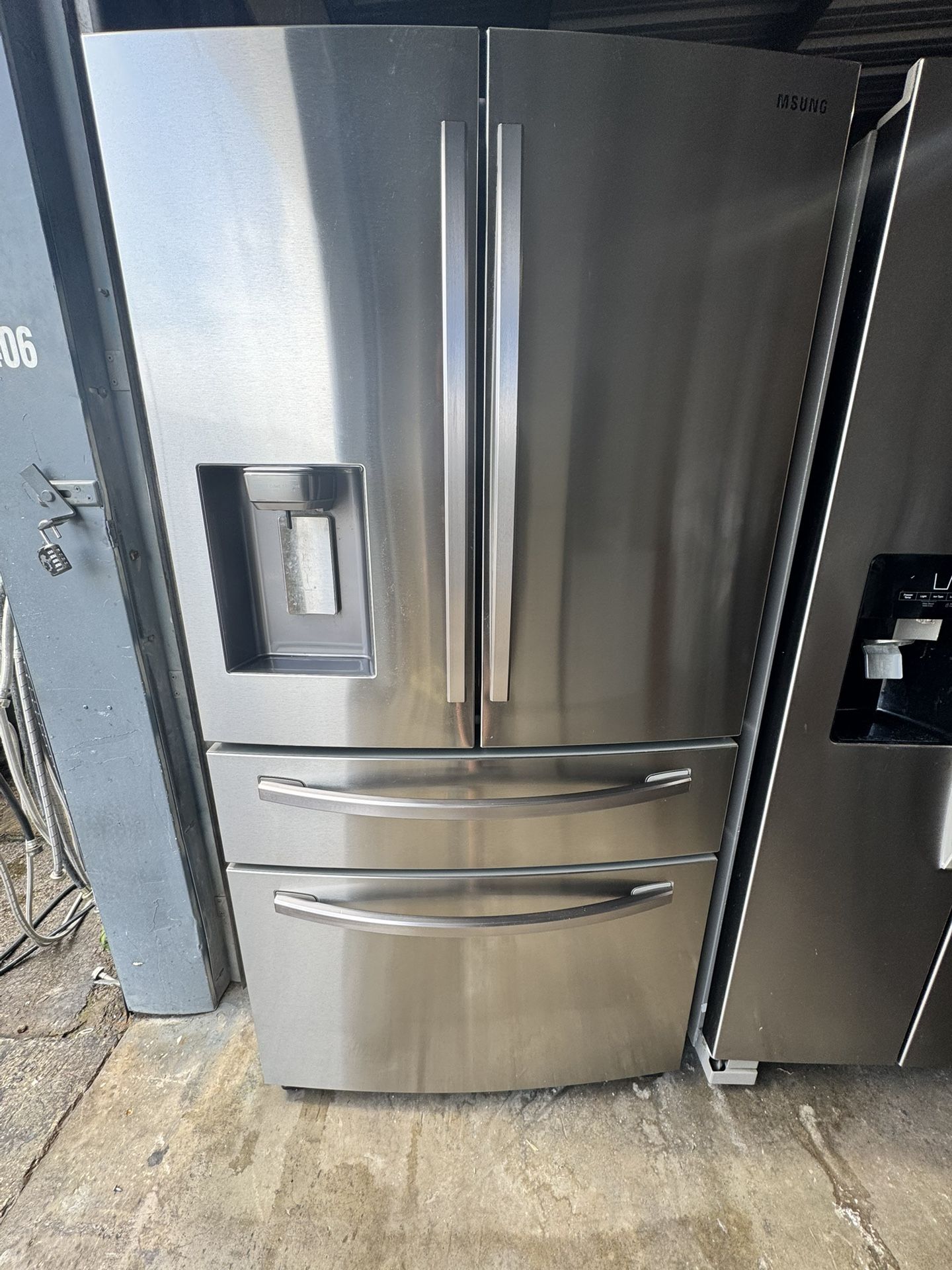 Samsung Refrigerator Stainless steel 36 "width 4 Doors