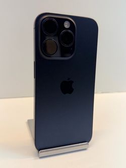 Apple iPhone 15 PRO 128gb. ( Unlocked Phone )