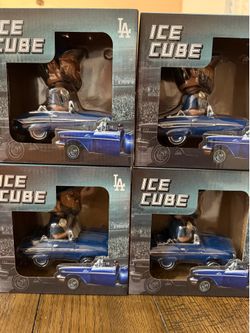 Ice cube bobblehead