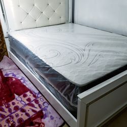 NEW QUEEN MATTRESS. Bed frame is not available. Take it home the same day 👍