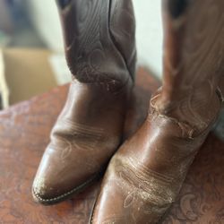 ABILENE COWBOY BOOTS 7 WOMEN