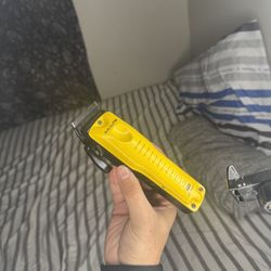 Babyliss Clipper Yellow Used,  Still Cuts Very Strong