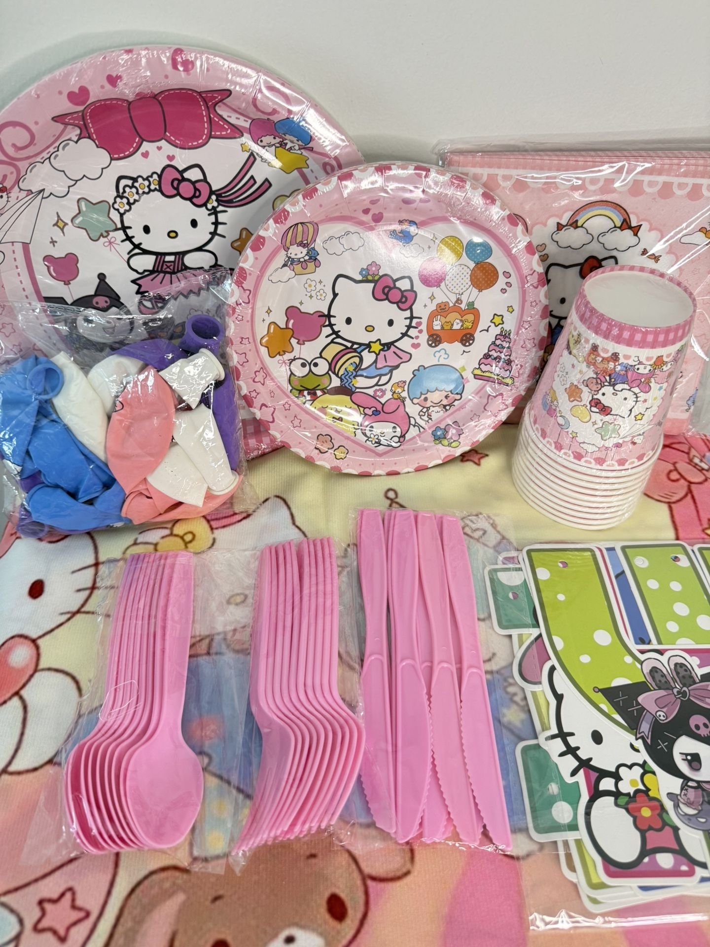 Hello kitty Kawaii Birthday Supplies New