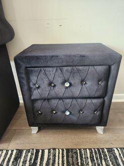 Black Velvet Tufted Bedroom Set