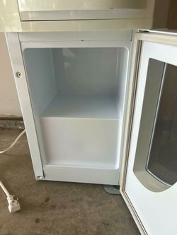 RARE Discontinued Sunbeam 6170 Hot Shot Hot Water Dispenser for Sale in San  Antonio, TX - OfferUp