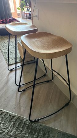 2 Barstools