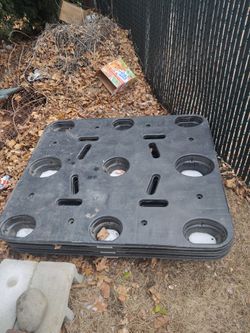 3 Forever Plastic Pallets