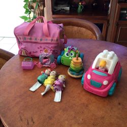Toys  y mochila  $12  Por todo