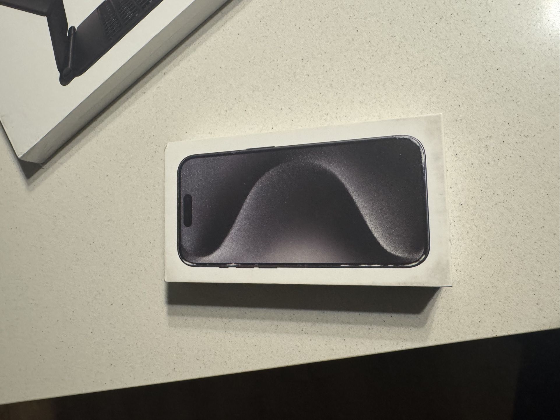 Brand New Iphone 15pro & Keyboard