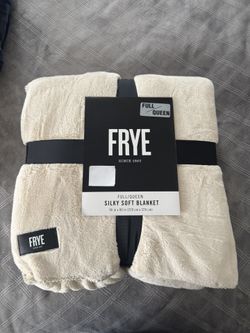 FRYE silky soft blanket full/queen beige