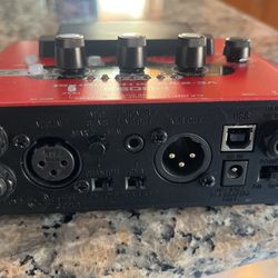 I Boss VE-2 Vocal Harmonist 