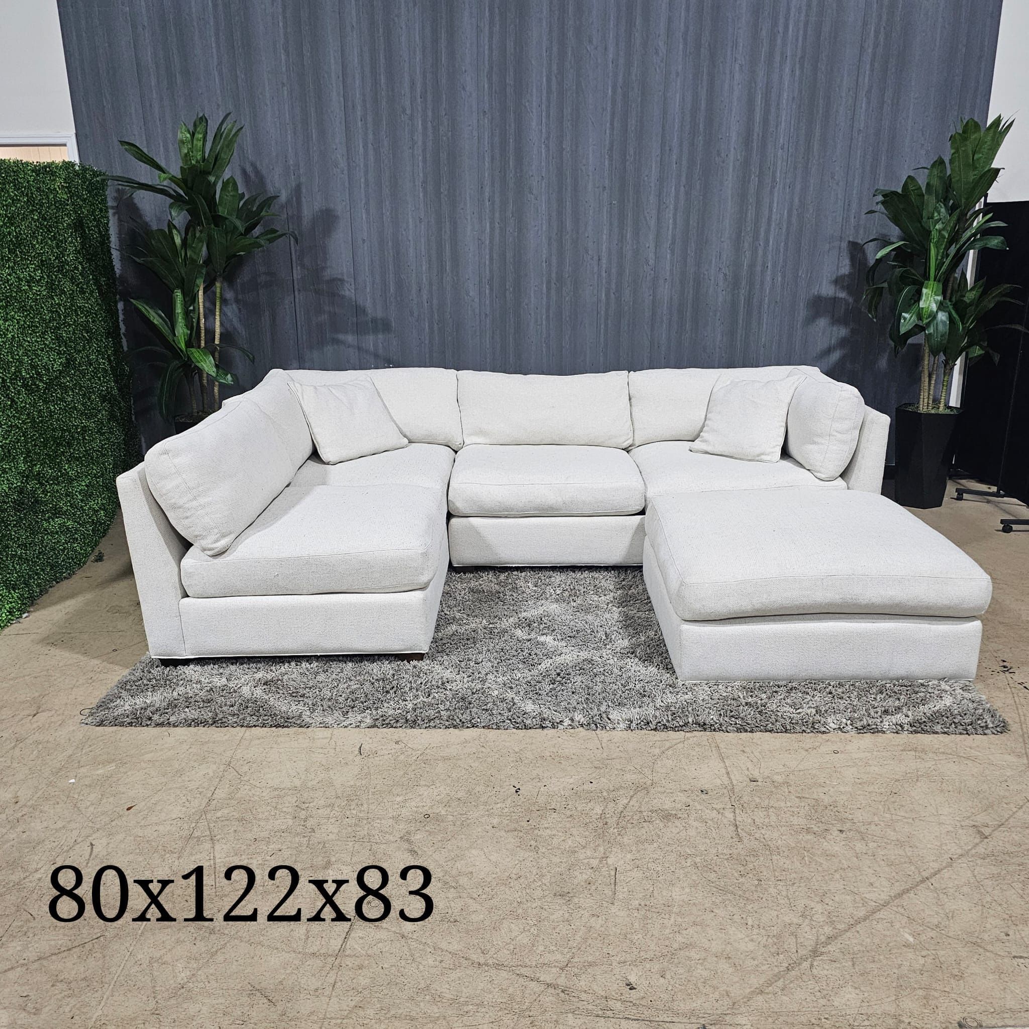 🛋️ White Comfy Sectional Sofa (Delivery Available!! )