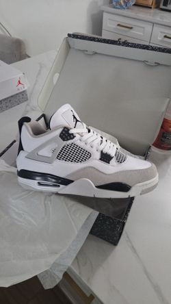 Air Jordan 4 'White Cement' Sneakers size 10.5