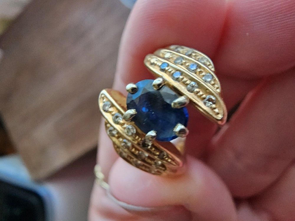 14k Gold Diamond Blue Saphire Heavy Ring.