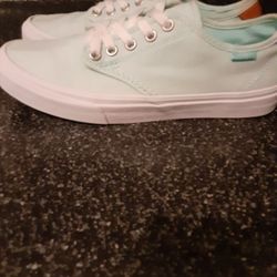 Vans womens 7.5 Great Condition 