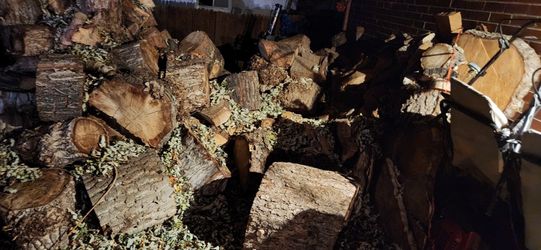 Fire Wood - Split and Seasoned Or Rounds