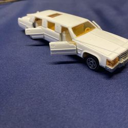 Vintage Majorette White 1977 Cadillac Stretch Limousine 1:58
