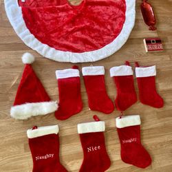 Christmas Tree Skirt & Decor (Excellent Condition)