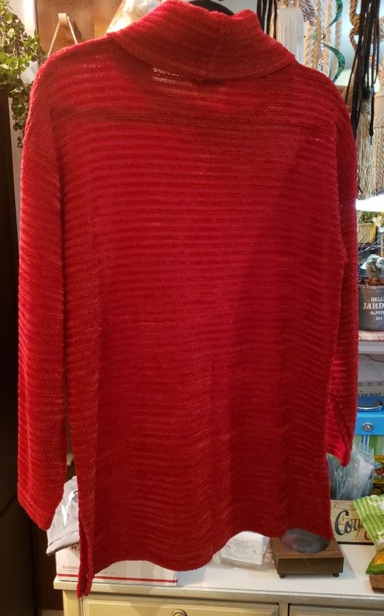 Ladies Medium Fashion Bug Tunic With Side Slits