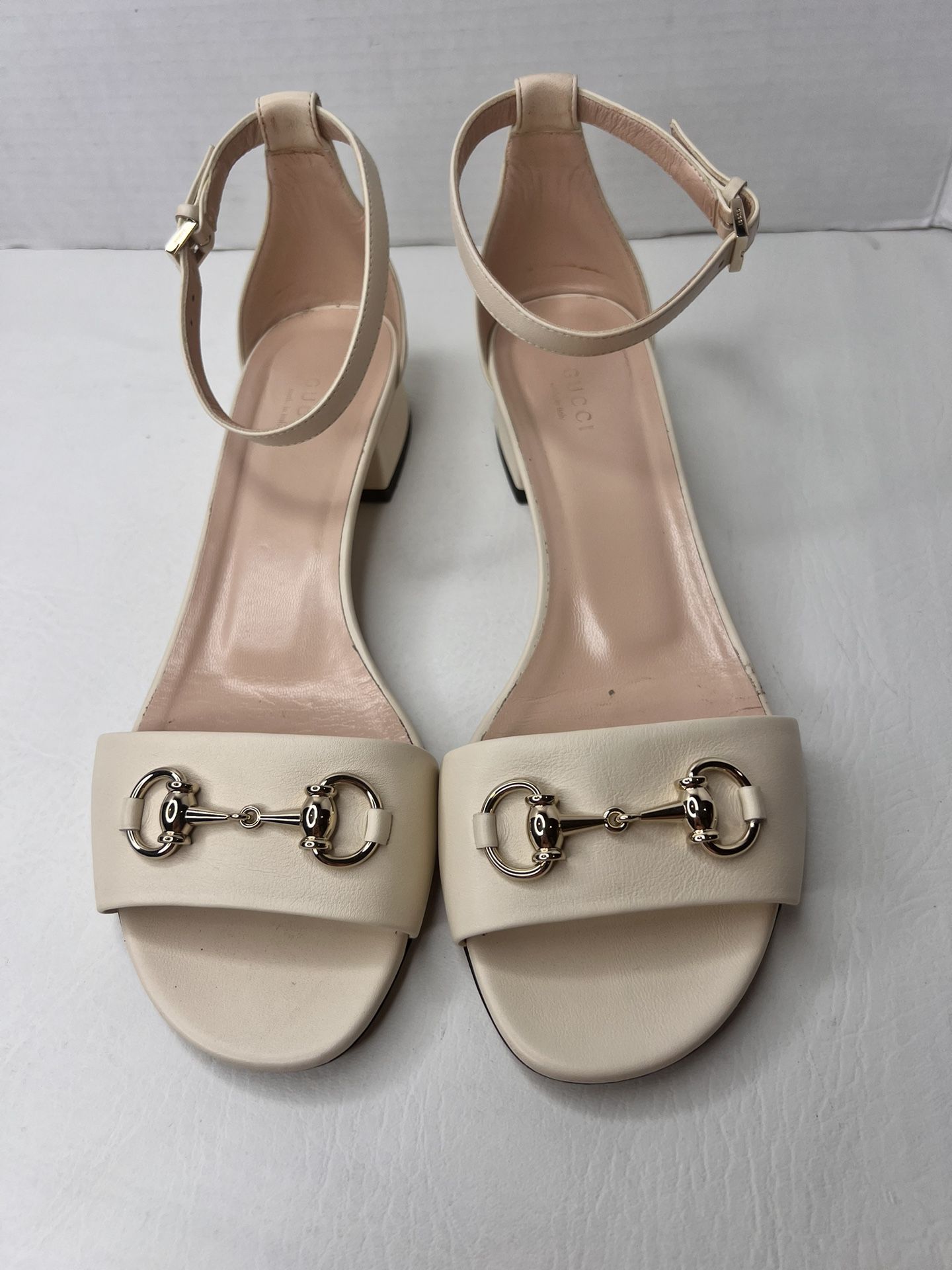 Gucci horsebit Beige Ivory Leather Flat Ankle Strap Sandals Size 40.5 / 10.5 