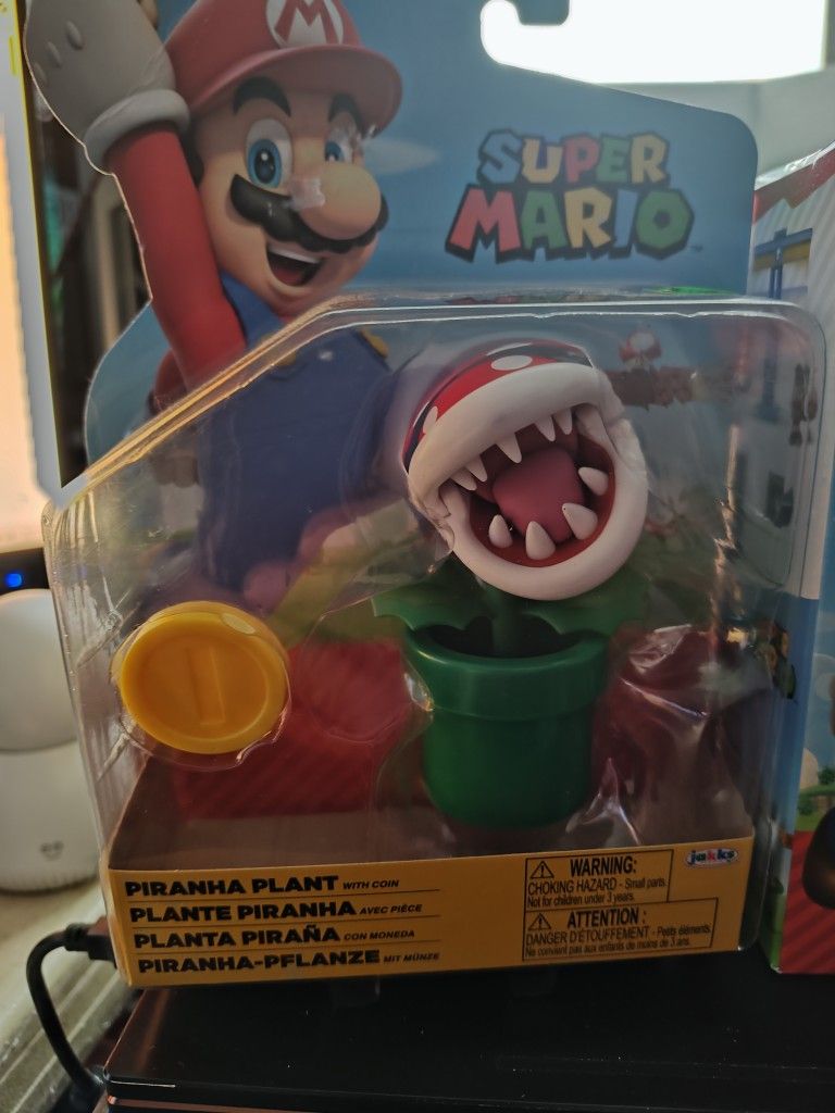 Super Mario Piranha Plant With Coin