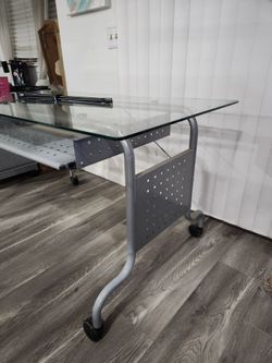 Computer desk
