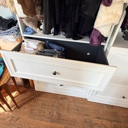 Closet drawer