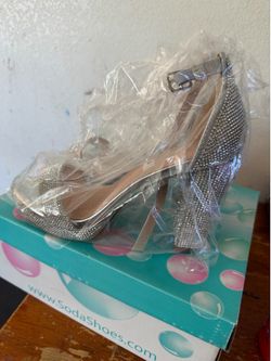 Brand NEW! Women Heels!