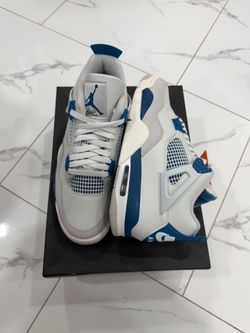 Jordan 4 Retro Military Blue Size 9.5 men’s