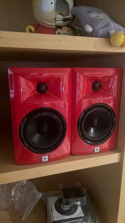 JBL series 3 speakers LSR305