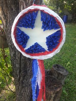 Piñata Capitán América.$ 12