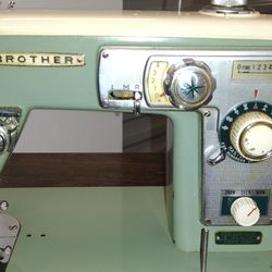 sewing machine / Brother / Green & White