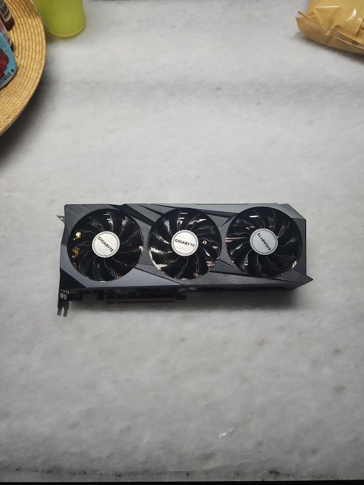 GIGABYTE Radeon RX 6800 GAMING OC 16G