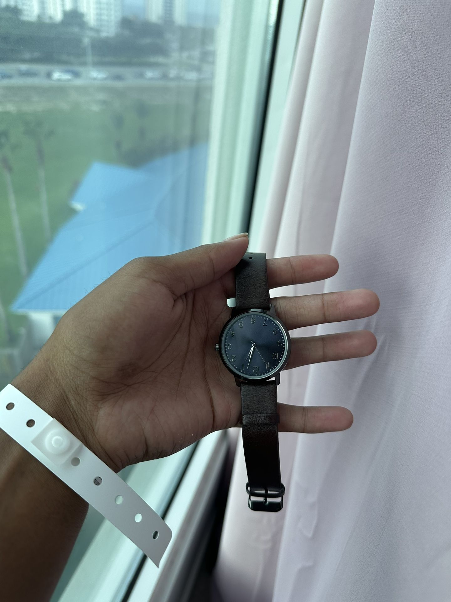 (Throw a Price) Dark Face Watch with Brown Leather Band