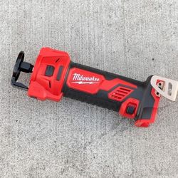 Milwaukee
M18  Drywall Cut Out Rotary Tool (2627-20