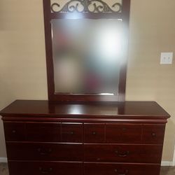 Dresser Set