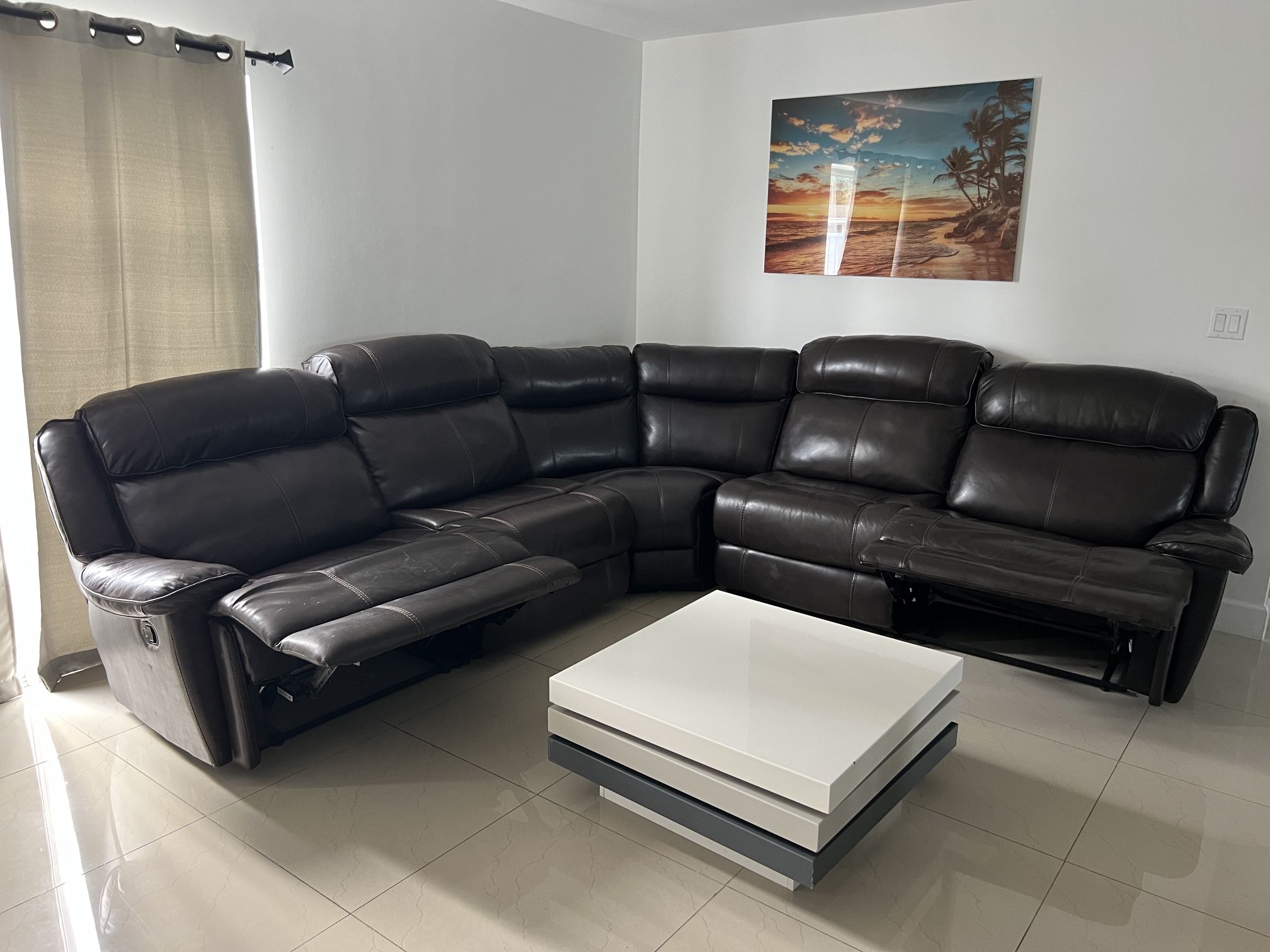 Super comfortable Reclining Sectional Sofa - Great Condition!
