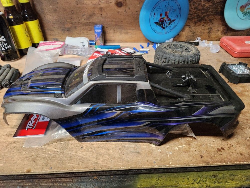 Traxxas Maxx V1 Body