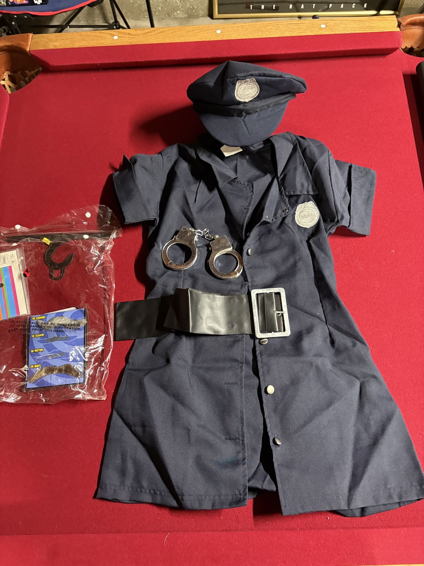 Women’s Cop costume - Medium 5/6
