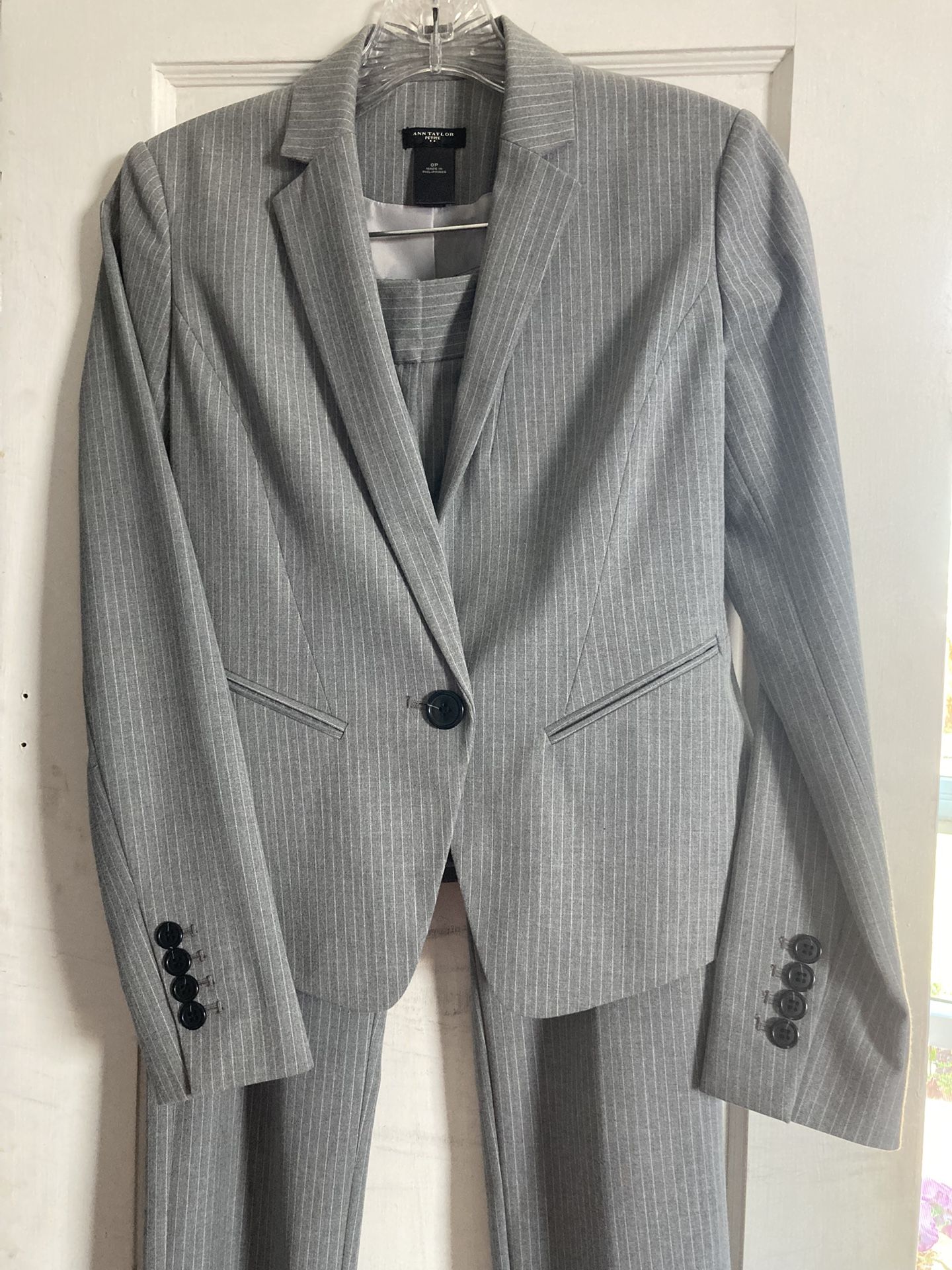 Ann Taylor 2-piece suite 0 petite PERFECT condition