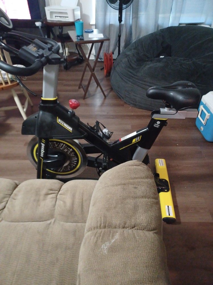 Pooboo Exercise Bike