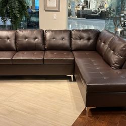 New 💐 $20 Down Payment Finance 💐Barrington Exposed Metal Feet With Silver 2 Piece Sectional Right Chaise