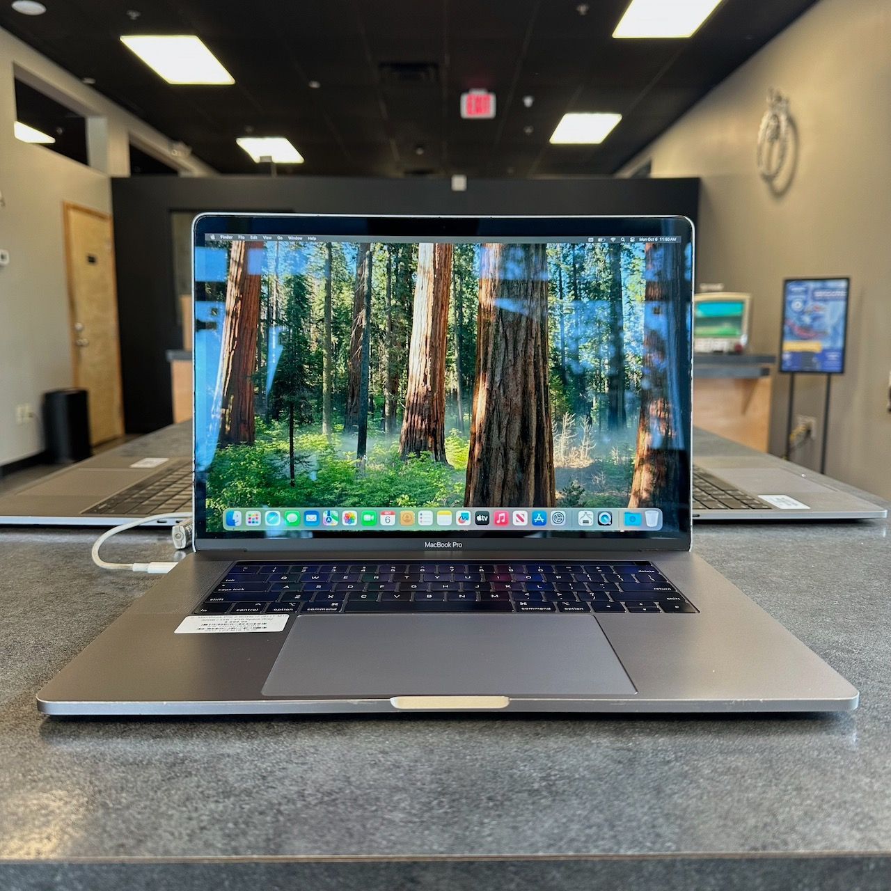 💼 15" MacBook Pro | 2.6GHz i7 (6-Core) | 32GB RAM | 1TB SSD | 4GB GPU | Space Gray 💼