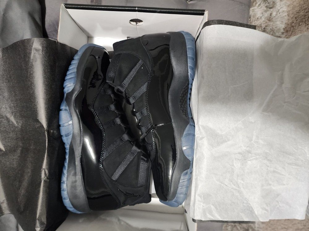 Jordan 11 Cap And Gowns