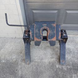 Reese 5th Wheel Hitch