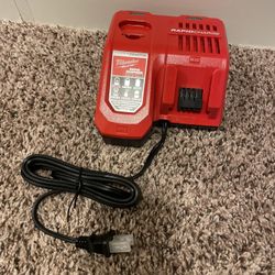 New Milwaukee RAPID CHARGER