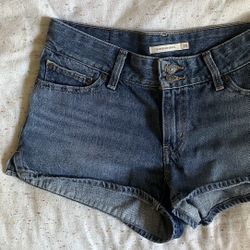 Levi’s superlow shorts 28W