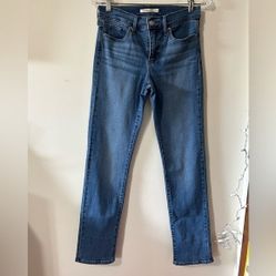 Levi’s Straight  Leg Jeans‎
