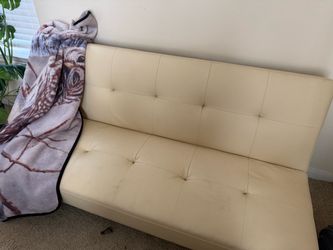 🛋️ *Move out Sale*