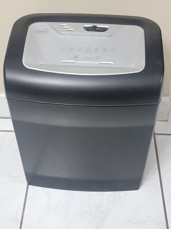 Staples 10 Page Shredder